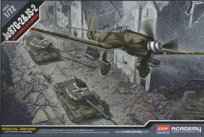 Samolot szturmowy Junkers Ju 87G-2 i czołg ciężki IS-2