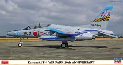 Japoński samolot szkolny Kawasaki T-4 'Air Park 20th Anniversary'