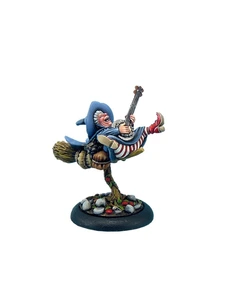 Discworld Nanny Ogg on broom (1)