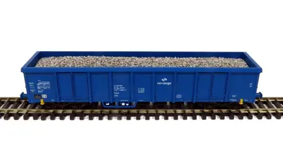 Ładunek tłucznia do wagonu węglarki Eanos 4-oś. l=118mm